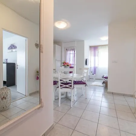 Strawberry Apartment